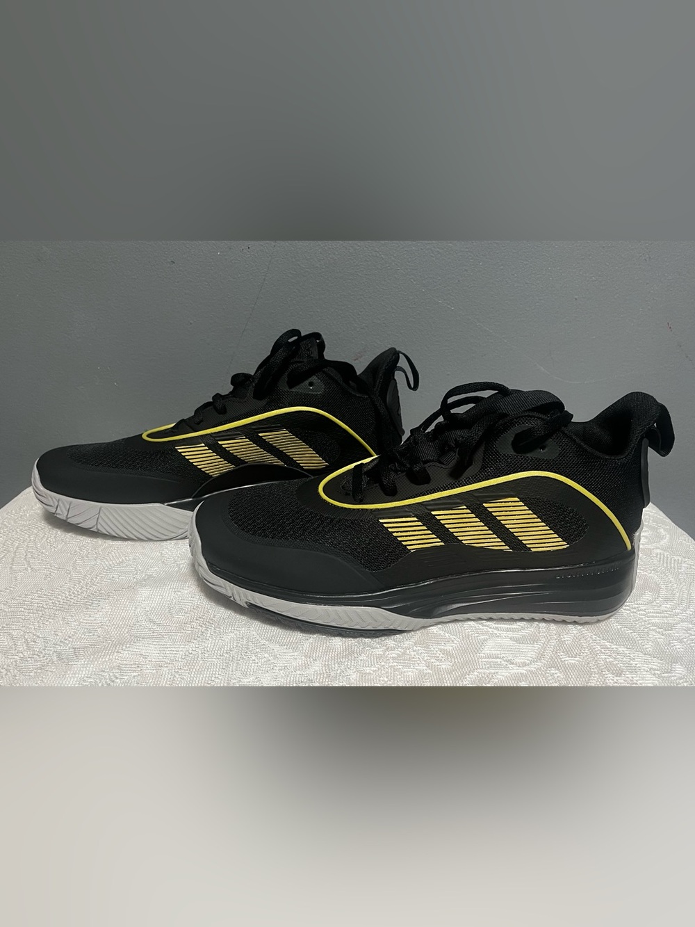 Adidas Men’s Own The Game 3 Basketball Black Gold Shoes Size US 8 1/2 Sneakers